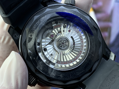 Luxury Fashion Men's Watch - W25031407